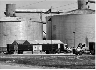 Trucks go in and out of the American Crystal Sugar beet processing plant at Hillsboro, N.D., on May 4, 2025. Jeff Beach/North Dakota Monitor