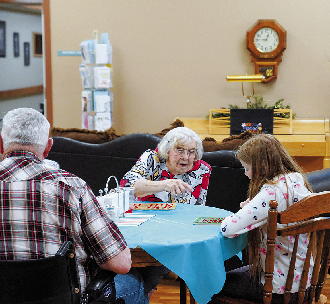 Munich students spend time at Wheatland Estates