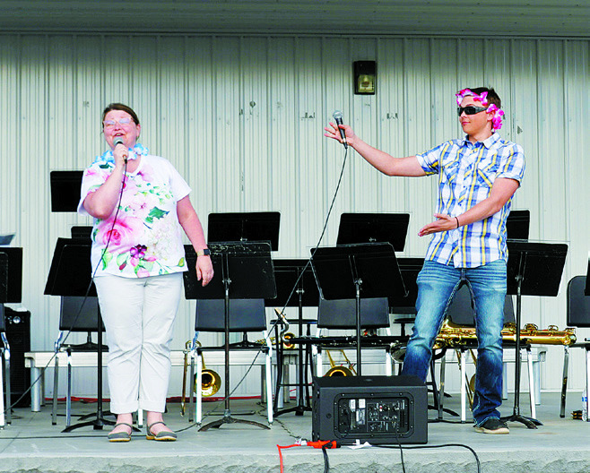 Kim Hart and Adam Hart put on a show last Thursday! Photo by Larry Stokke.