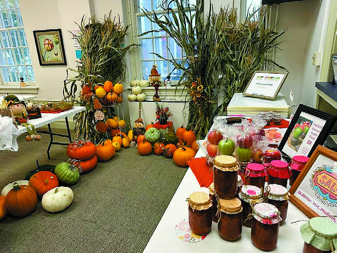 The last pop-up market’s theme was “autumn” and was decorated throughout the building.