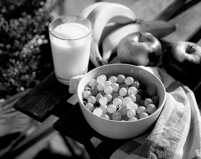 Consider focusing on healthier foods in 2025 and crowding out less-healthy options. (Pixabay photo)