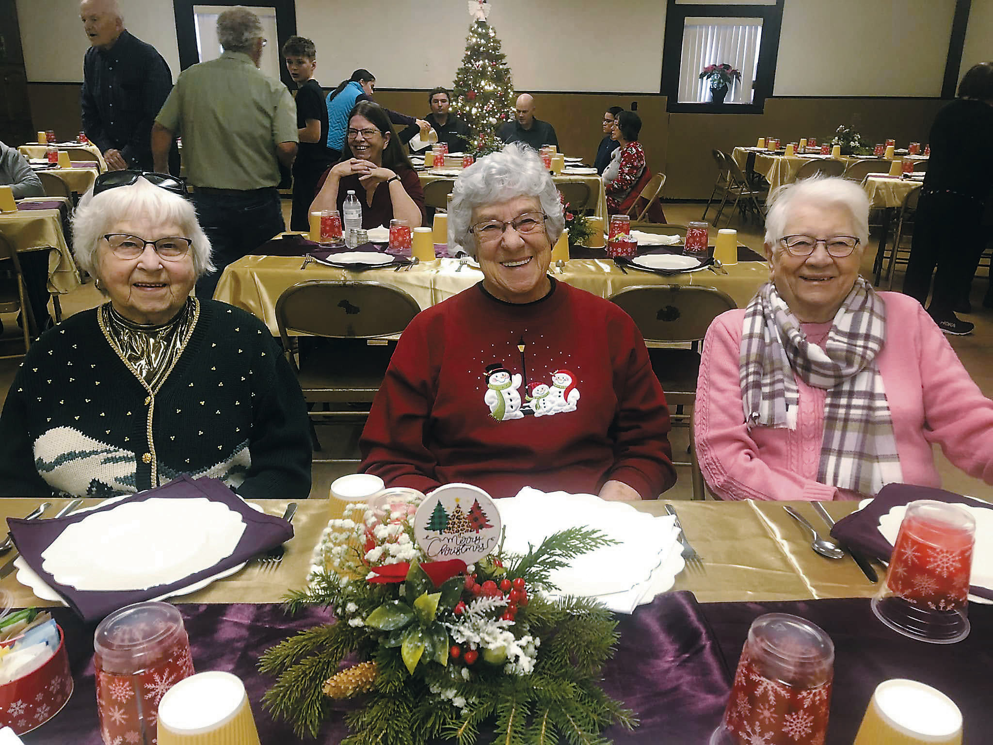 Volunteers make community Christmas cheer possible