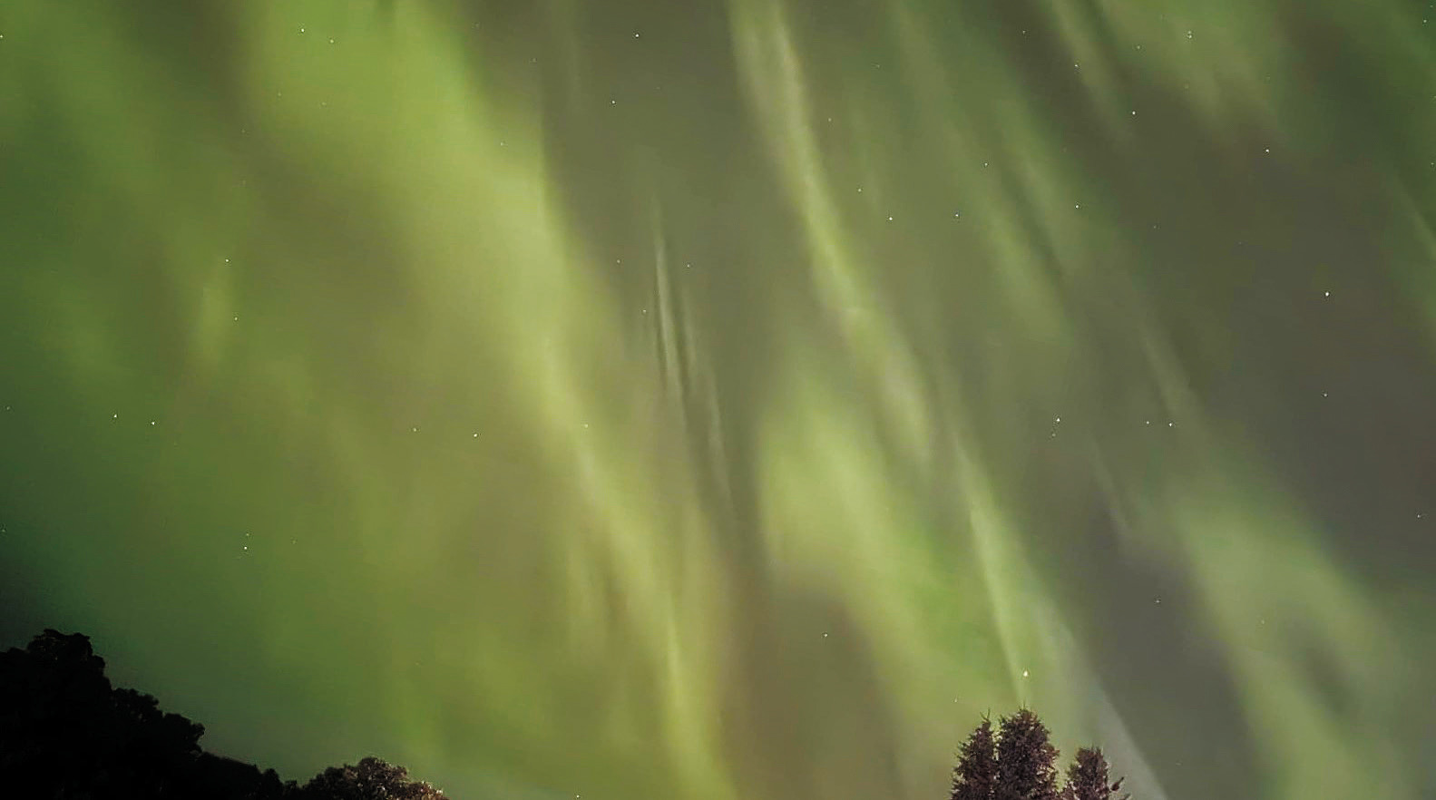 Aurora lights up the Borderland