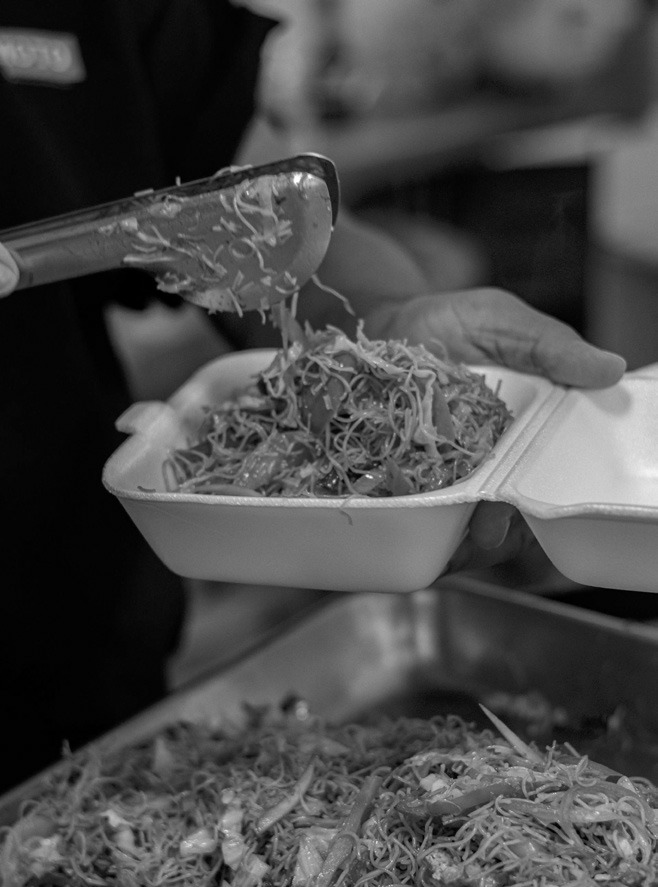 Properly store takeout food by keeping it hot at 140 degrees Fahrenheit or above or refrigerate promptly in shallow containers. (Pixabay photo)