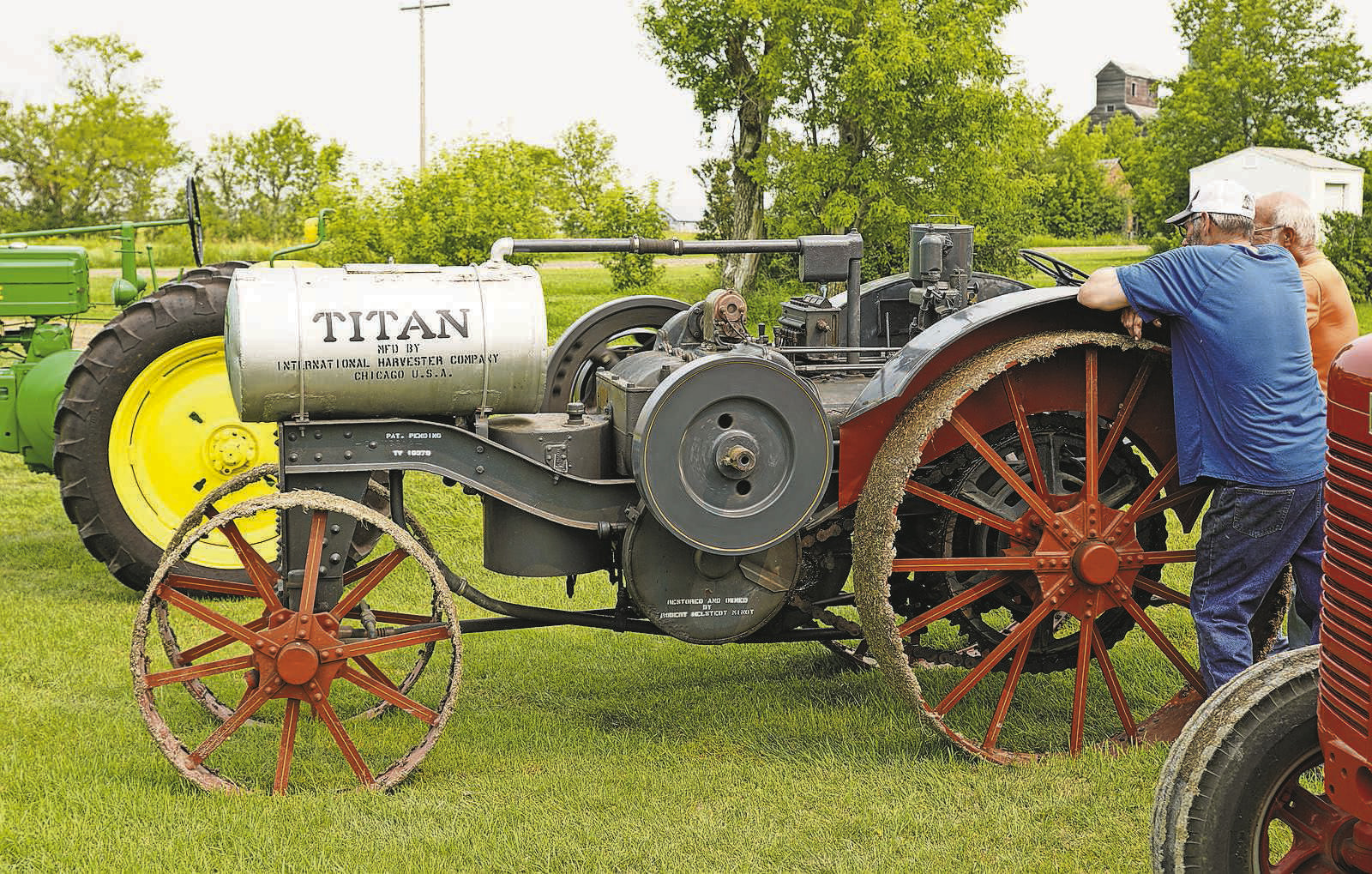 Despite date change, picnic at Dresden museum serves nearly 300