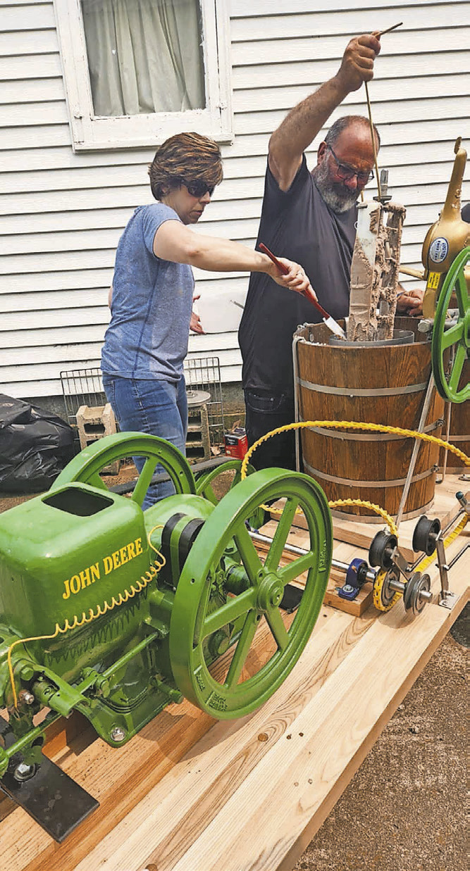 Despite date change, picnic at Dresden museum serves nearly 300
