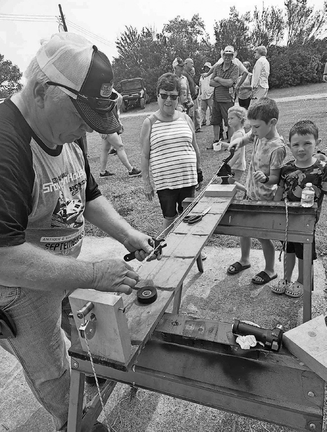Despite date change, picnic at Dresden museum serves nearly 300