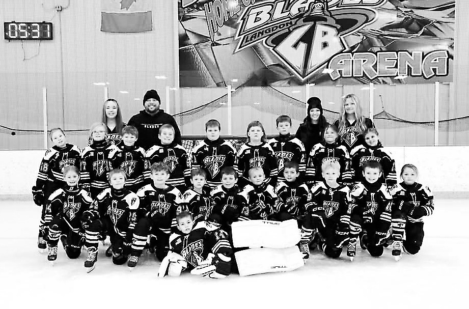 Coaches: Kynlee Pengilly, Cody Pengilly, Myca Flink, Colby Forest. Back row L-R: Bailey Hursman, Auriella McGauvran, Miles Flink, Levi Roy, Rayce Moser, Jordan Pengilly, Hunter Jacobson, Phoebe Forest, Kiercyn Spanier Front row L-R: Renn Tuomala, Armond Romfo, Brooks Balsdon, Jensen Flink, Ivan Roy, Kallen Fetsch, Emmitt Roy, Cailen Borho, Ender Krom, Natalie Borgen Goalie Kam Bachman. Submitted photo