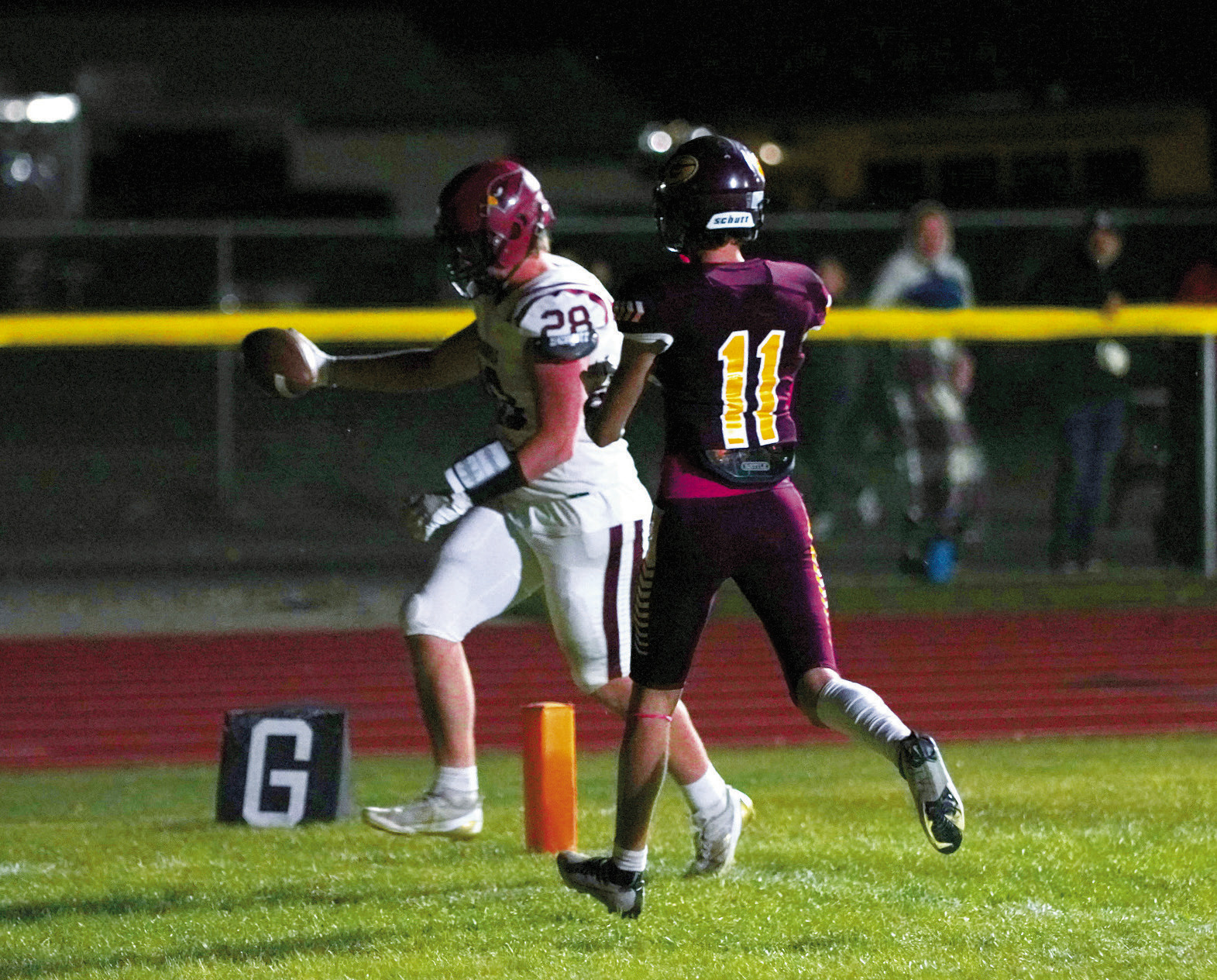 Theo Romfo scores from a 24-yard pass from Eastyn Schaefer. Photo by Larry Stokke.