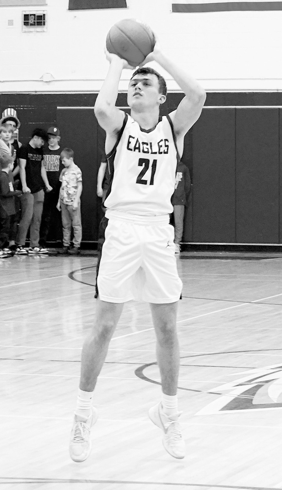 Brody Berg had a game high of 19 points in the Eagles' win over the Cavalier Tornadoes. Photo by Larry Stokke.