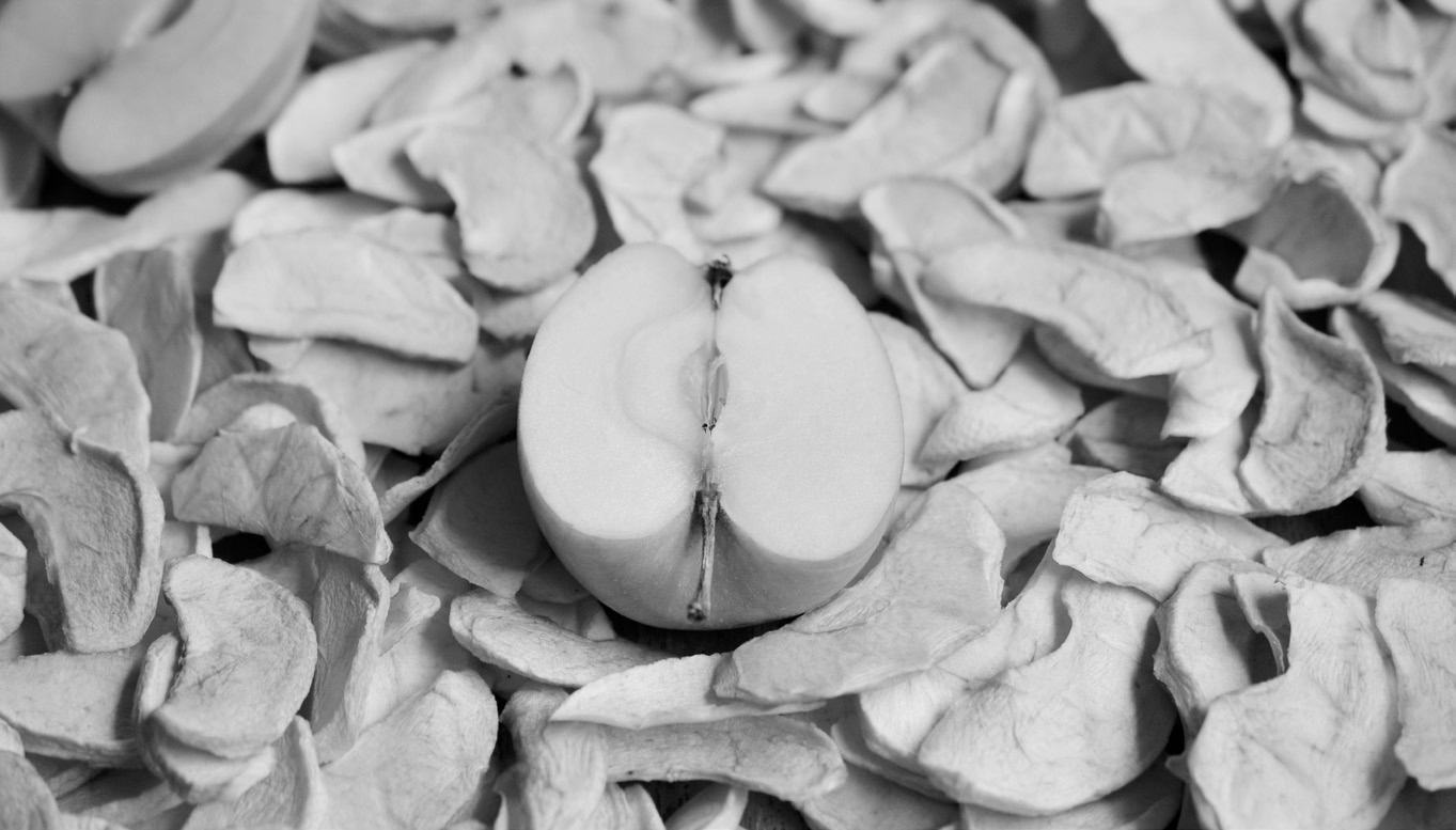 Apples, cherries and grapes are all excellent fruits for drying. (Pixabay photo)
