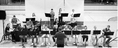 The jazz band entertained the crowd under the direction of Lane Lindseth. Photo by Larry Stokke