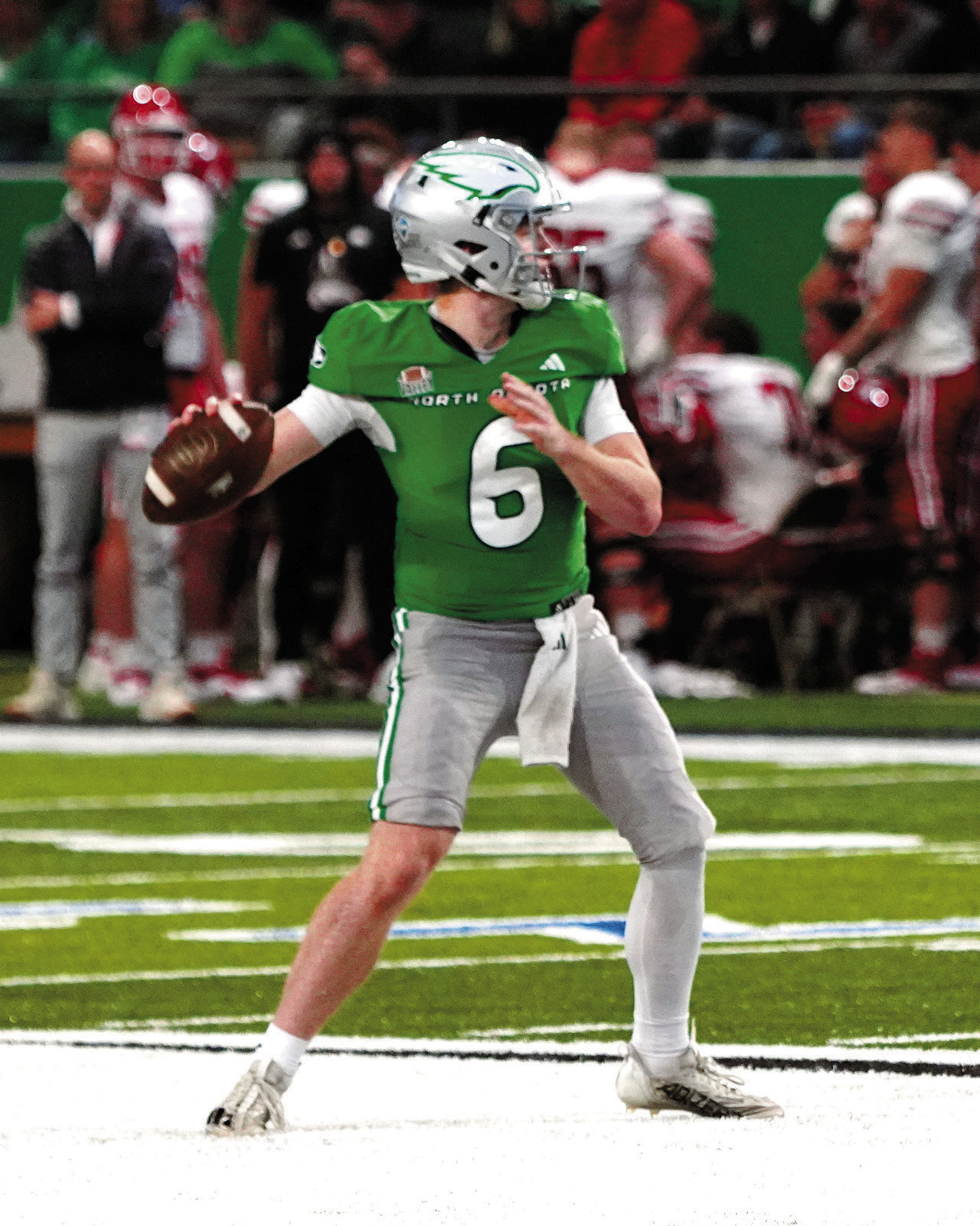 ROMFO TWINS PLAY FOR UND ON SENIOR DAY NOV. 16