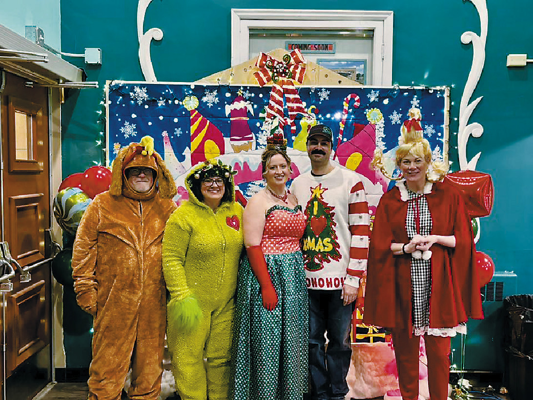 The Grinch and company plays at Walla
