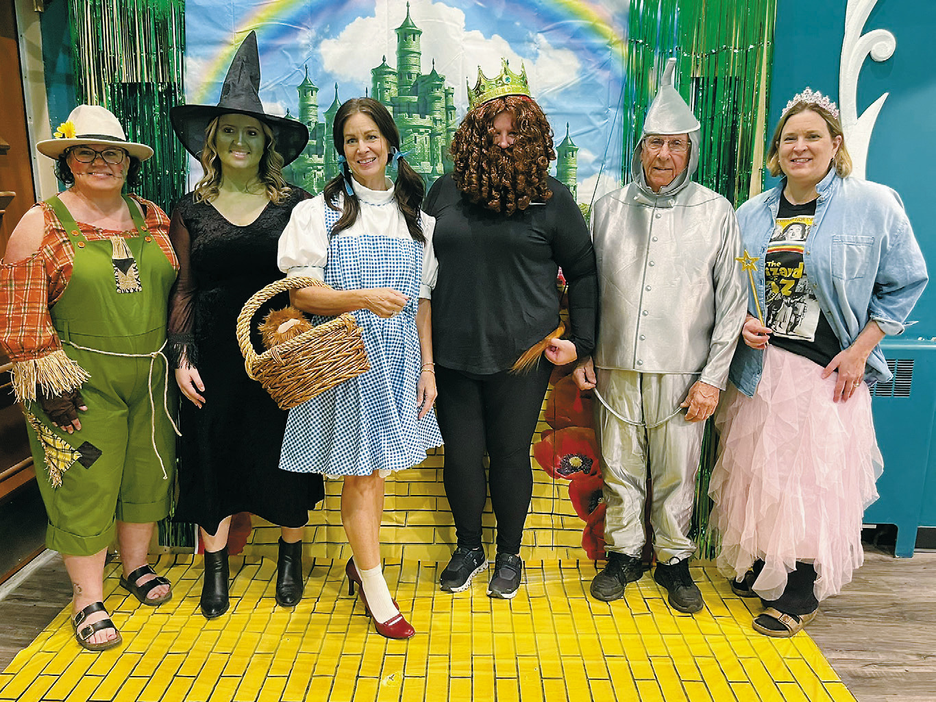 From (L-R) Shanda Peterson, Landrey Peterson, Carol Clark, Bill Zeller, Kristi Kasprick and Susan Karel. Photo by Melanie Thornberg