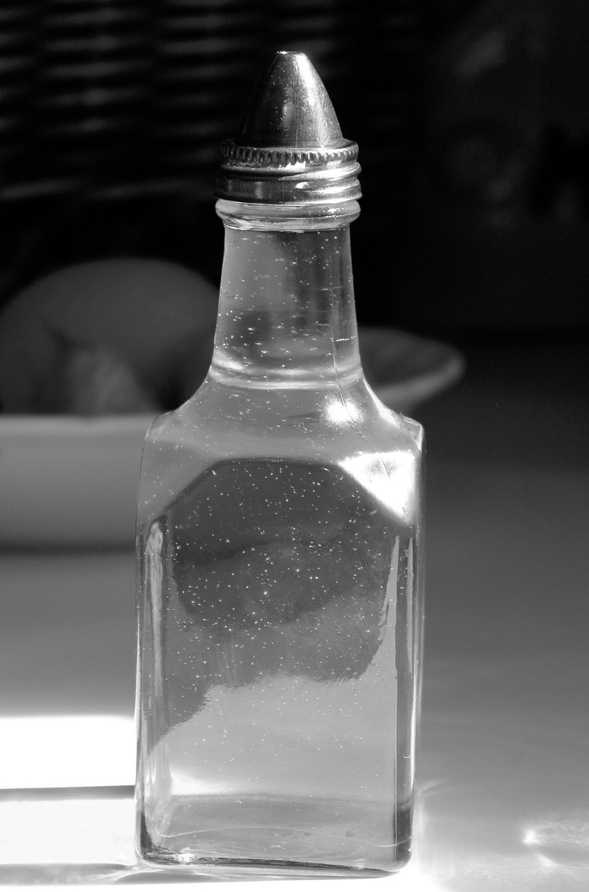 Some oils have a distinct flavor, while others are neutral. (Pixabay photo)