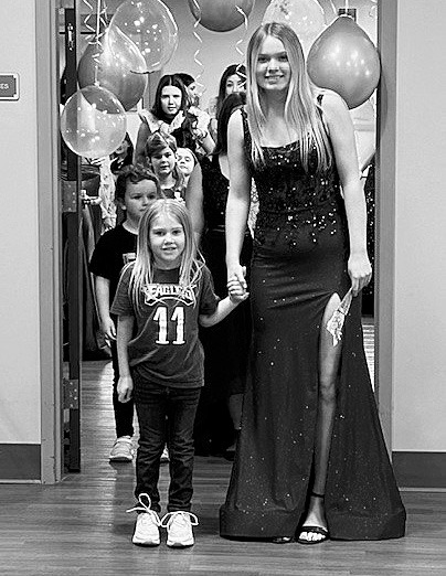 Jacy and Ramsey make a grand entrance for PNC Prom!