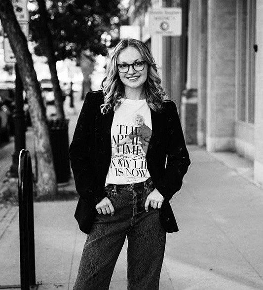 Staying hip with Halle
