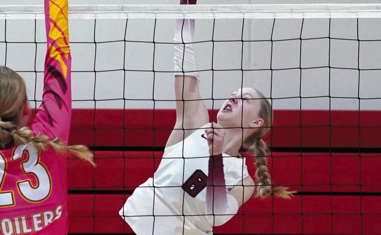 Hilary Haaven with a kill at the DLB Tournament on Oct 5. Photo by Larry Stokke.