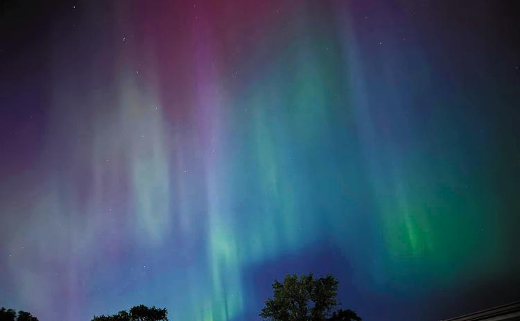 Aurora lights up the Borderland