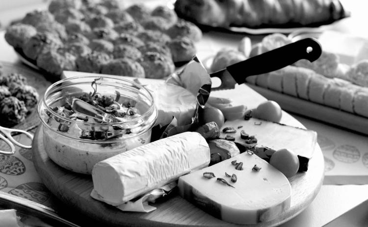 Milk and wheat are two of the 'Big 9' most common allergens that must be listed in the ingredient statement on food packages. (Pixabay photo)